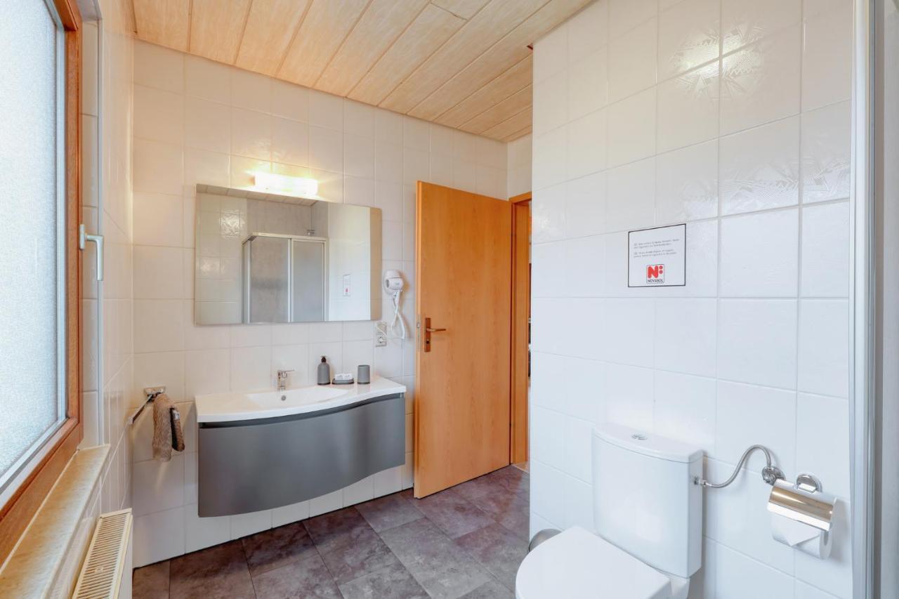 Seepark Kirchheim Ferienhaus bei Nina mit Sauna Exterior foto